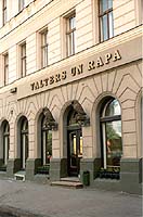 23a.jpg (17748 bytes)